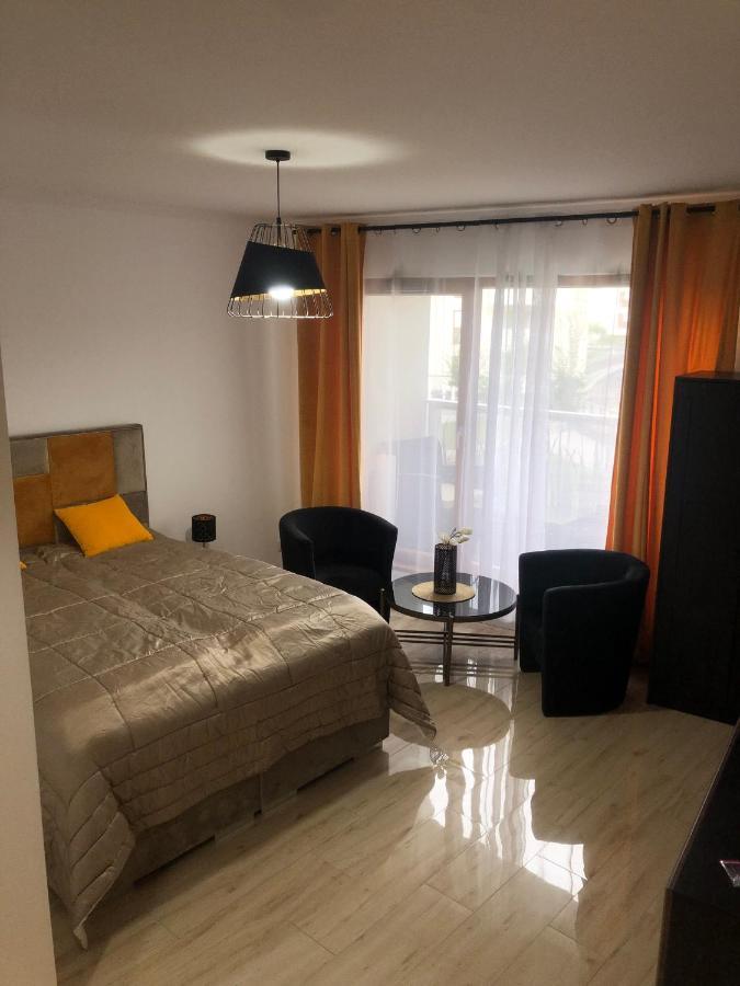Golden Apartment Вроцлав Экстерьер фото